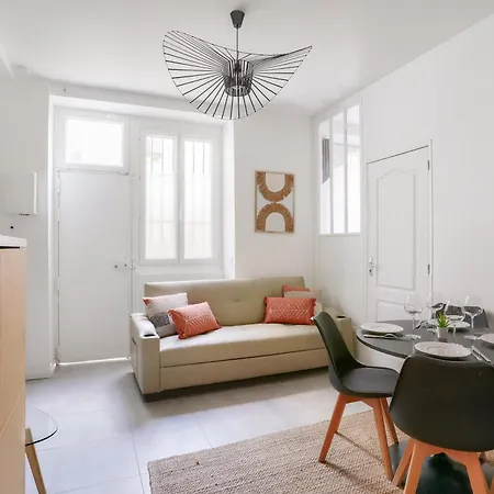 2 Bedrooms In The 15th District * Paris