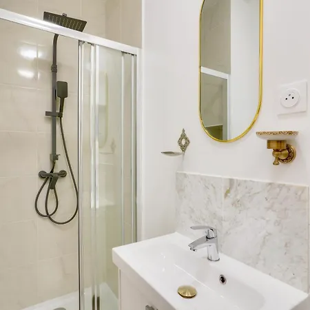 2 Bedrooms In The 15th District Paris