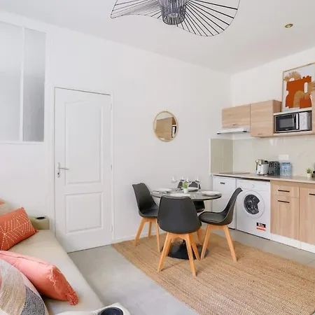 2 Bedrooms In The 15th District *