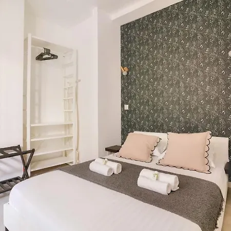 2 Bedrooms In The 15th District Paris