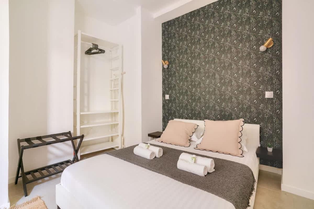 2 Bedrooms In The 15th District Parigi