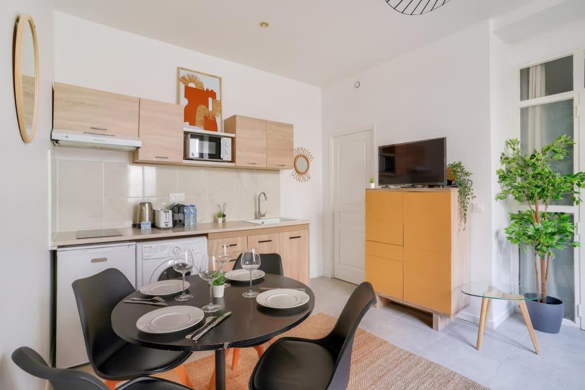 2 Bedrooms In The 15th District Appartamento