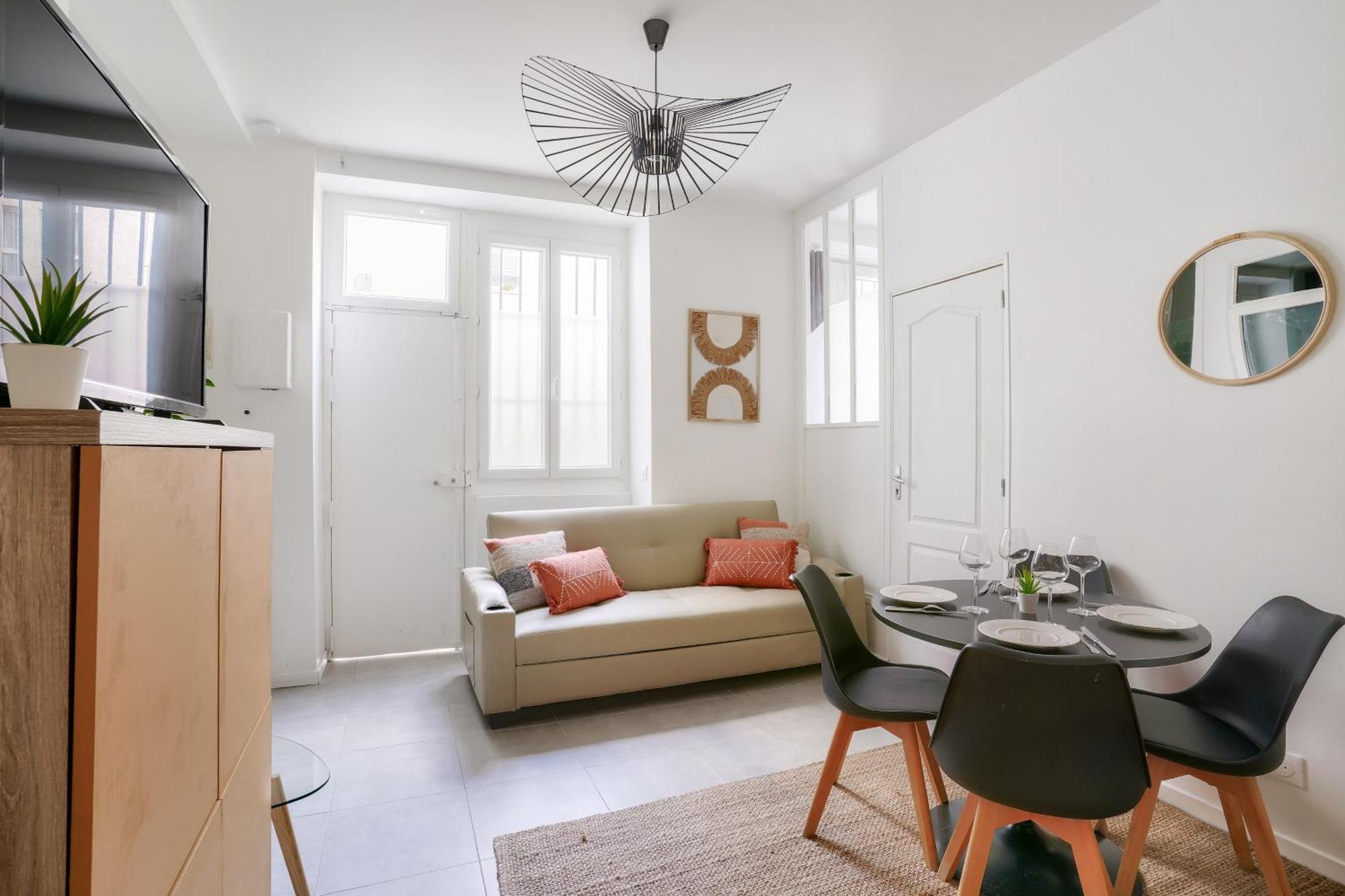 2 Bedrooms In The 15th District * Paris