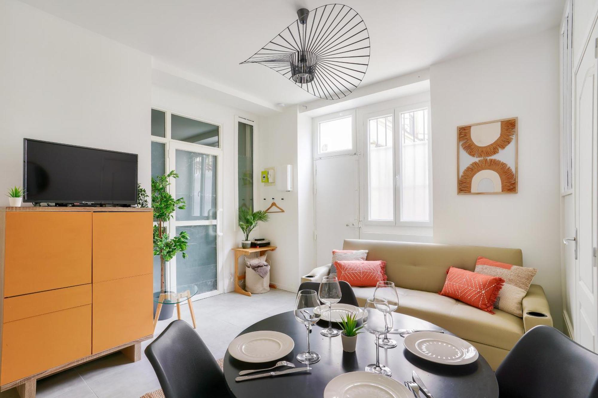 2 Bedrooms In The 15th District * Paris