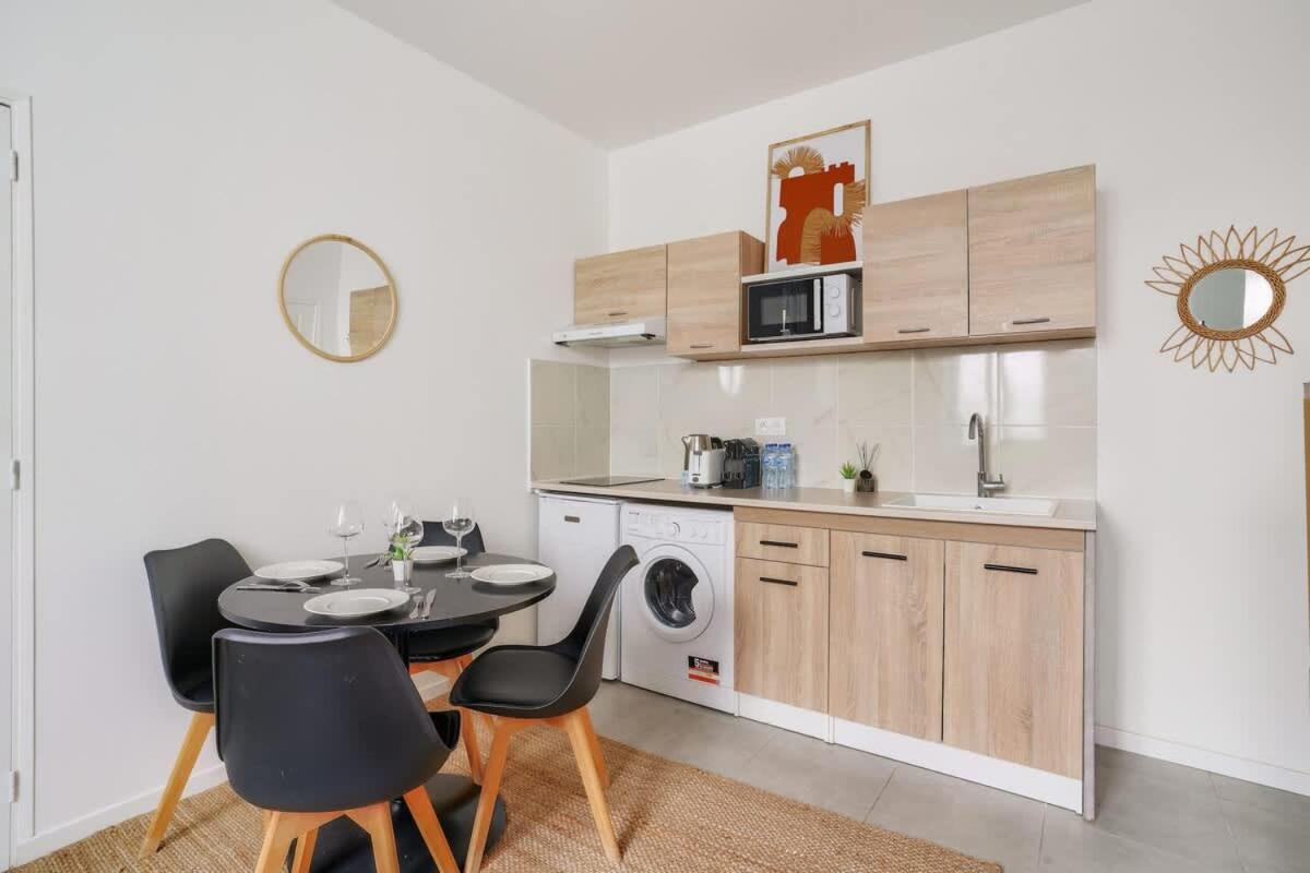 2 Bedrooms In The 15th District Apartment Paris