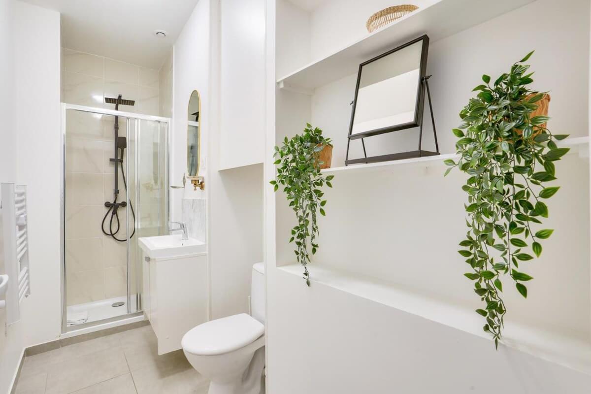 Apartment 2 Bedrooms In The 15th District Paris